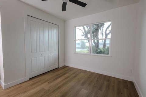 House in Sanford, Florida 4 bedrooms, 207.45 sq.m. № 2101976 - photo 21