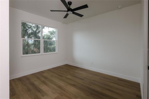 House in Sanford, Florida 4 bedrooms, 207.45 sq.m. № 2101976 - photo 20