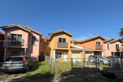 Commercial property in Florida City, Florida 141.86 sq.m. № 1955953 - photo 2