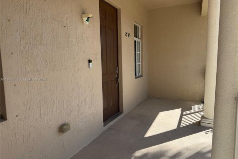 Touwnhouse à louer à Homestead, Floride: 3 chambres, 130.81 m2 № 2028893 - photo 4