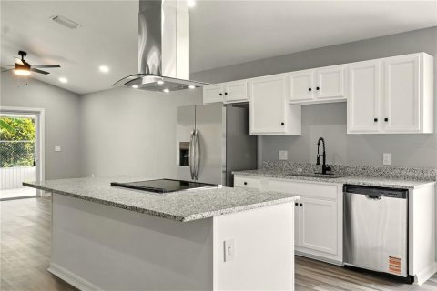 Villa ou maison à louer à Kissimmee, Floride: 3 chambres, 144.83 m2 № 2379233 - photo 15