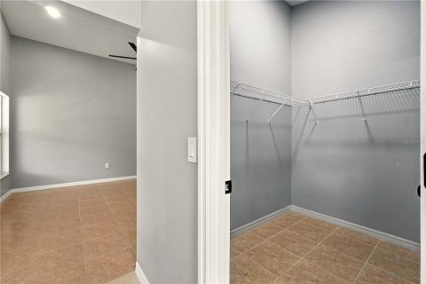 Villa ou maison à louer à Kissimmee, Floride: 3 chambres, 144.83 m2 № 2379233 - photo 29