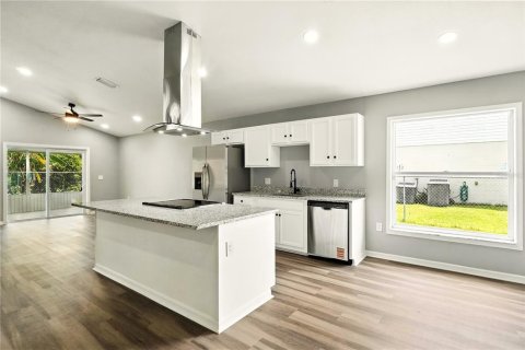 Villa ou maison à louer à Kissimmee, Floride: 3 chambres, 144.83 m2 № 2379233 - photo 14