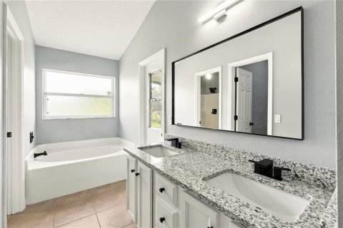 Villa ou maison à louer à Kissimmee, Floride: 3 chambres, 144.83 m2 № 2379233 - photo 26