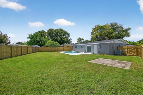 House in Pinellas Park, Florida 2 bedrooms, 101.36 sq.m. № 1911594 - photo 30