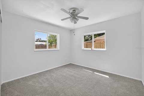 House in Pinellas Park, Florida 2 bedrooms, 101.36 sq.m. № 1911594 - photo 27