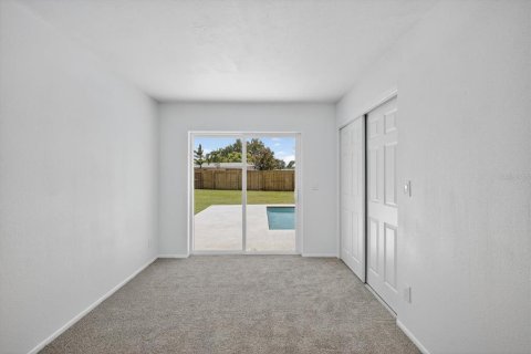 House in Pinellas Park, Florida 2 bedrooms, 101.36 sq.m. № 1911594 - photo 23