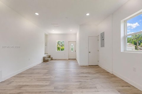 Propiedad comercial en venta en Homestead, Florida № 2091132 - foto 21