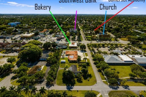 Propiedad comercial en venta en Homestead, Florida № 2091132 - foto 3