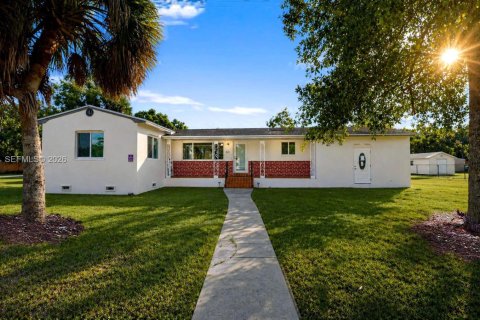 Immobilier commercial à Homestead, Floride № 2091132