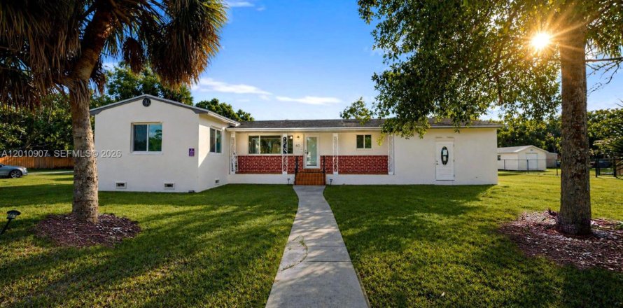 Propiedad comercial en Homestead, Florida № 2091132