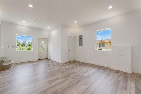 Propiedad comercial en venta en Homestead, Florida № 2091132 - foto 22