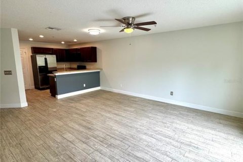 Adosado en alquiler en Orlando, Florida, 3 dormitorios, 138.89 m2 № 1786348 - foto 11