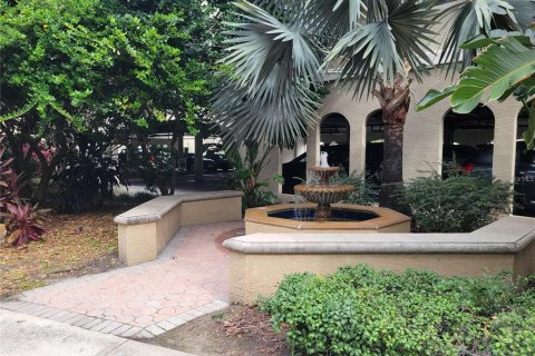 Condominio en Tampa, Florida, 2 dormitorios № 2217896
