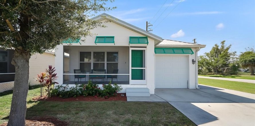 Villa ou maison à Punta Gorda, Floride 3 chambres, 114.27 m2 № 2148391