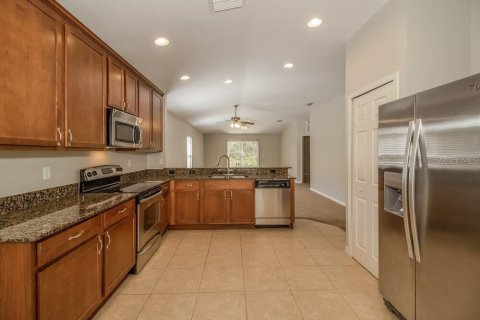 Villa ou maison à louer à Wesley Chapel, Floride: 3 chambres, 164.99 m2 № 2426878 - photo 6