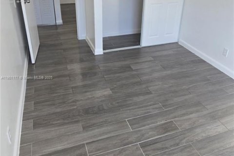 Apartamento en alquiler en Cutler Bay, Florida, 2 dormitorios, 69.68 m2 № 2019439 - foto 9