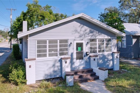 House in Tampa, Florida 2 bedrooms, 124.49 sq.m. № 1869593 - photo 2