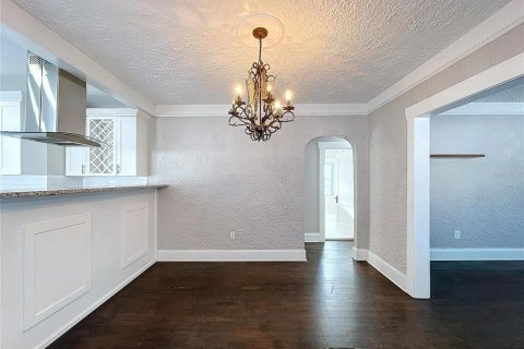 House in Tampa, Florida 2 bedrooms, 124.49 sq.m. № 1869593 - photo 15