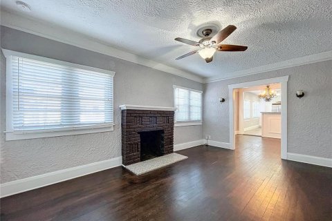 House in Tampa, Florida 2 bedrooms, 124.49 sq.m. № 1869593 - photo 7
