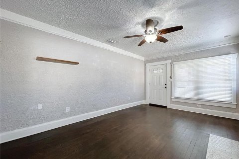 House in Tampa, Florida 2 bedrooms, 124.49 sq.m. № 1869593 - photo 6