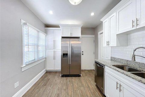 House in Tampa, Florida 2 bedrooms, 124.49 sq.m. № 1869593 - photo 21