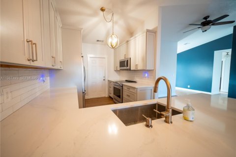 House in Jupiter, Florida 3 bedrooms, 127.74 sq.m. № 2030541 - photo 8