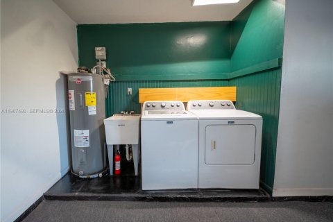 House in Jupiter, Florida 3 bedrooms, 127.74 sq.m. № 2030541 - photo 27