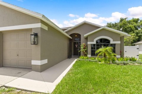 Casa en venta en New Port Richey, Florida, 3 dormitorios, 131.18 m2 № 2223436 - foto 2