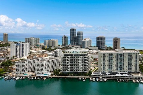 Condominio en venta en Miami Beach, Florida, 2 dormitorios, 120.68 m2 № 1749004 - foto 17