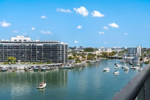 Condominio en venta en Miami Beach, Florida, 2 dormitorios, 120.68 m2 № 1749004 - foto 22
