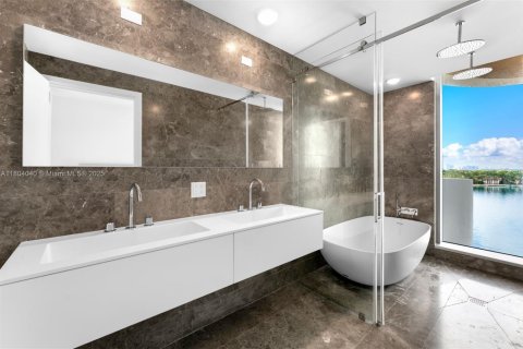 Condominio en venta en Miami Beach, Florida, 2 dormitorios, 120.68 m2 № 1749004 - foto 13