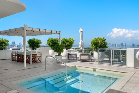 Condominio en venta en Miami Beach, Florida, 2 dormitorios, 120.68 m2 № 1749004 - foto 19