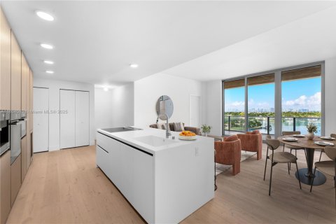Condominio en venta en Miami Beach, Florida, 2 dormitorios, 120.68 m2 № 1749004 - foto 3