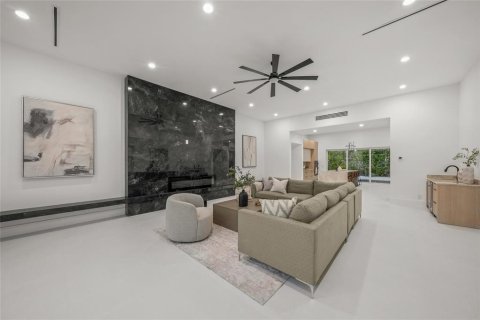 House in Sarasota, Florida 4 bedrooms, 283.07 sq.m. № 1822292 - photo 5