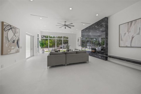 House in Sarasota, Florida 4 bedrooms, 283.07 sq.m. № 1822292 - photo 8