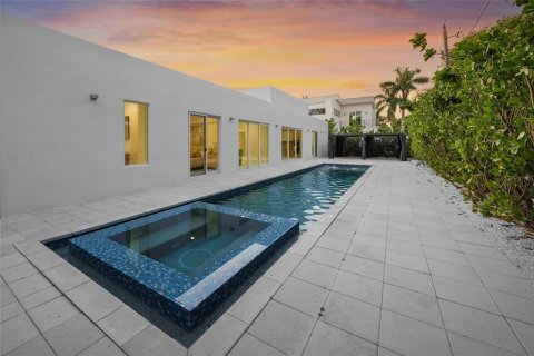 House in Sarasota, Florida 4 bedrooms, 283.07 sq.m. № 1822292 - photo 4
