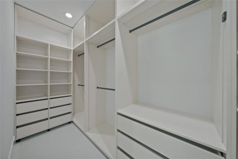 House in Sarasota, Florida 4 bedrooms, 283.07 sq.m. № 1822292 - photo 27