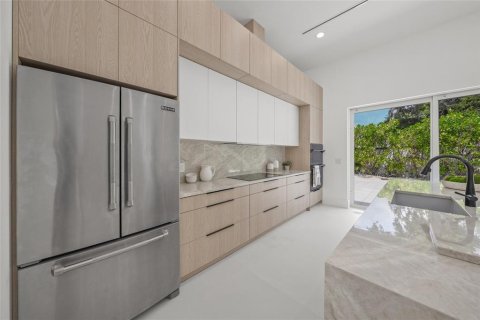 House in Sarasota, Florida 4 bedrooms, 283.07 sq.m. № 1822292 - photo 13