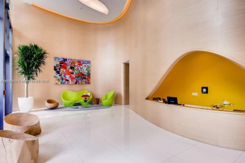 Condo in Miami, Florida, 1 bedroom  № 1956328 - photo 18