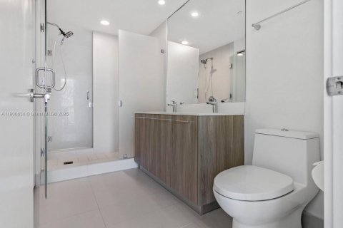 Condo in Miami, Florida, 1 bedroom  № 1956328 - photo 10