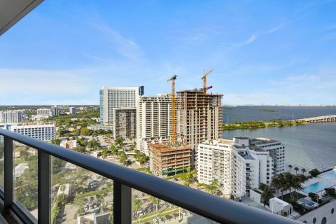 Condo in Miami, Florida, 1 bedroom  № 1956328 - photo 12