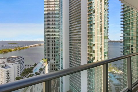 Condo in Miami, Florida, 1 bedroom  № 1956328 - photo 13