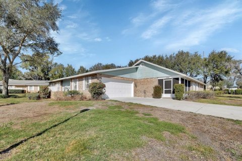 Duplex in DeLand, Florida 3 bedrooms, 186.73 sq.m. № 1520545 - photo 8
