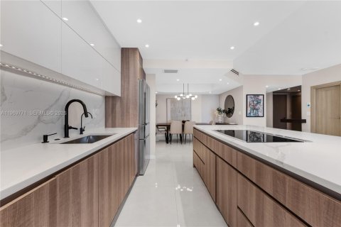 Condominio en alquiler en Aventura, Florida, 2 dormitorios, 150.69 m2 № 2030578 - foto 14