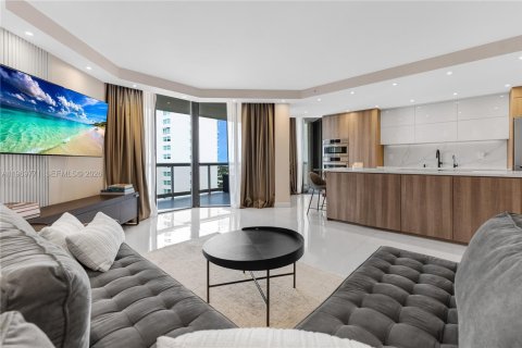 Condominio en alquiler en Aventura, Florida, 2 dormitorios, 150.69 m2 № 2030578 - foto 15