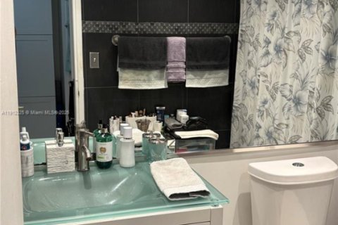 Condominio en venta en Miami Beach, Florida, 2 dormitorios, 95.69 m2 № 1972248 - foto 22