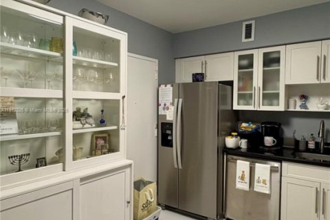 Condominio en venta en Miami Beach, Florida, 2 dormitorios, 95.69 m2 № 1972248 - foto 18