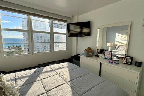 Condominio en venta en Miami Beach, Florida, 2 dormitorios, 95.69 m2 № 1972248 - foto 26