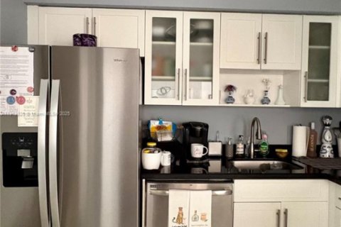 Condominio en venta en Miami Beach, Florida, 2 dormitorios, 95.69 m2 № 1972248 - foto 15